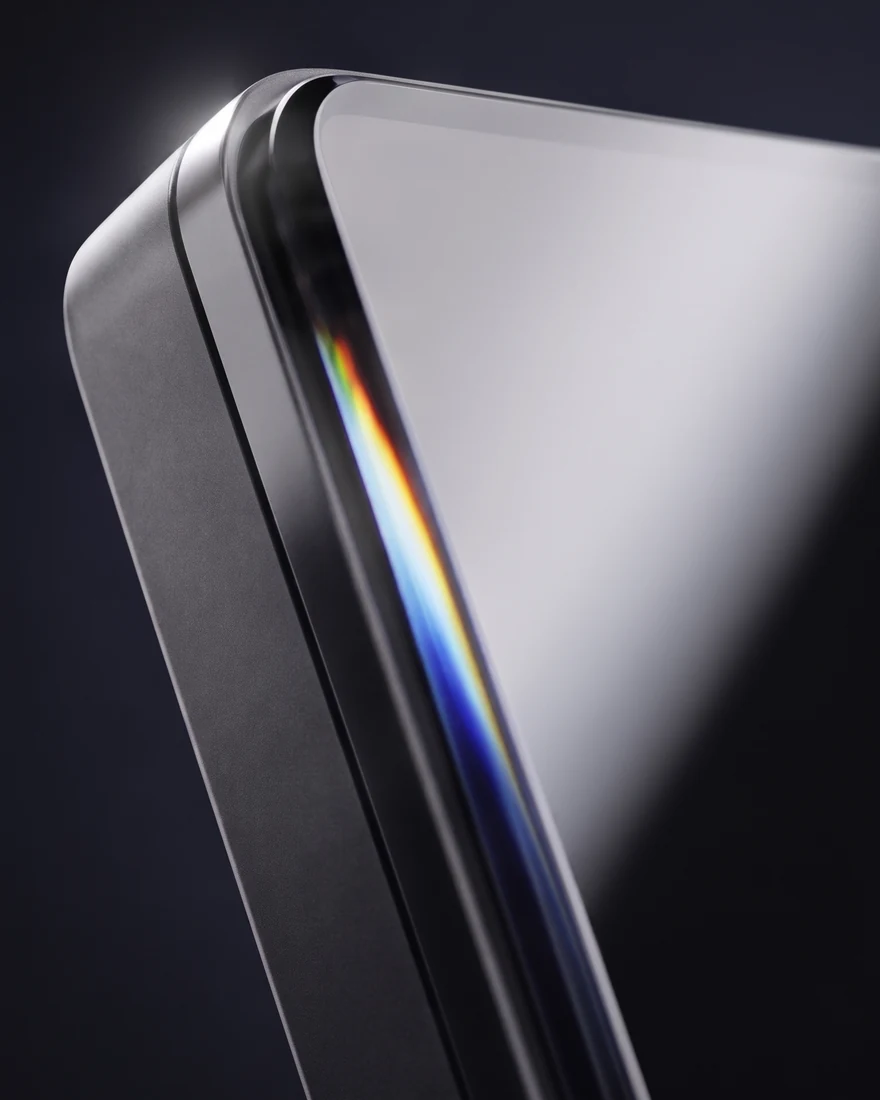 Black glass face plate, polished edge refracting light